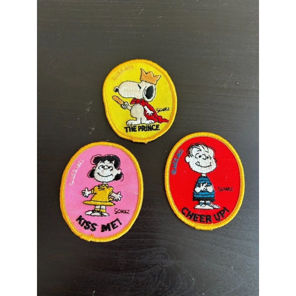 VINTAGE PEANUTS SEW-ON PATCH Snoopy Linus Lucy Sally Charlie Brown SCHULZ🥜